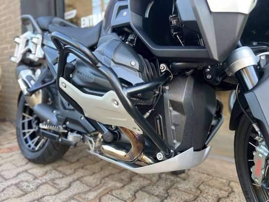 BMW-R 1300 GS ADVENTURE TRIPLE BLACK BMW-R 1300 GS ADVENTURE TRIPLE BLACK-2025