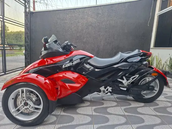 CAN-AM-SPYDER RS-2010