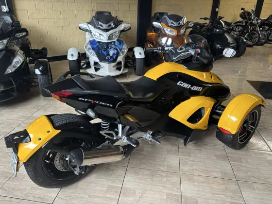 CAN-AM SPYDER RS 