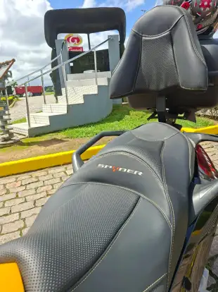 CAN-AM-SPYDER RS-2009