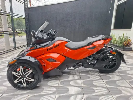 CAN-AM-SPYDER RS-S-2012