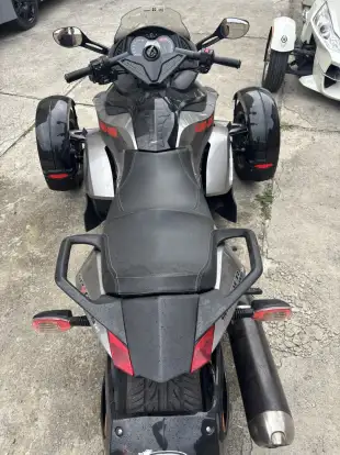 CAN-AM-SPYDER RS-S-2011