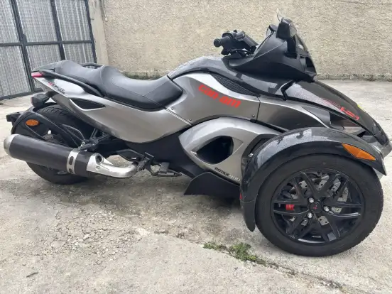 CAN-AM-SPYDER RS-S-2011