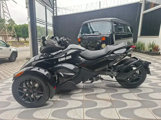 CAN-AM-SPYDER RS-S-2012