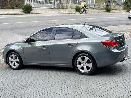 CHEVROLET-CRUZE-2013