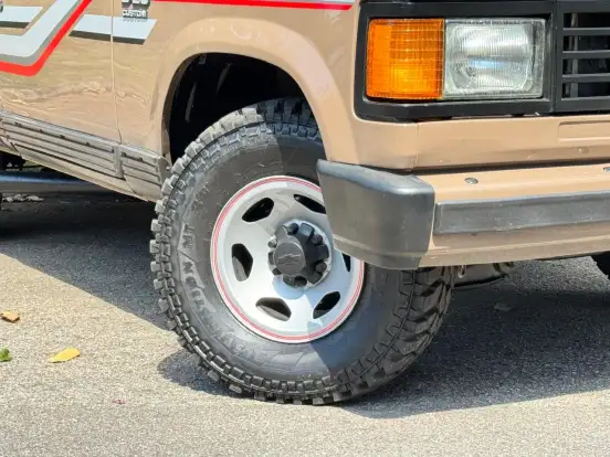 CHEVROLET-D20-1989