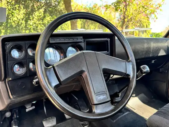CHEVROLET-D20-1989