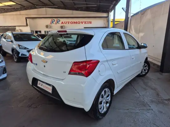 CHEVROLET-ONIX-1.0 MPFI LT 8V FLEX 4P MANUAL CHEVROLET-ONIX-2017