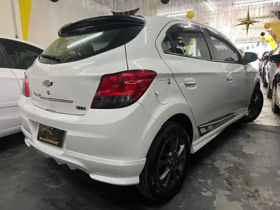 CHEVROLET-ONIX-2015
