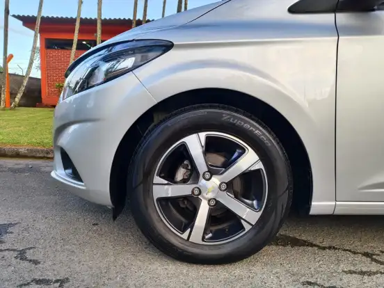 CHEVROLET-ONIX-2017