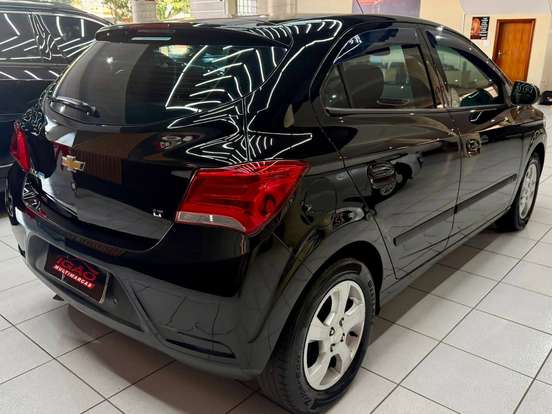 CHEVROLET-ONIX-2017
