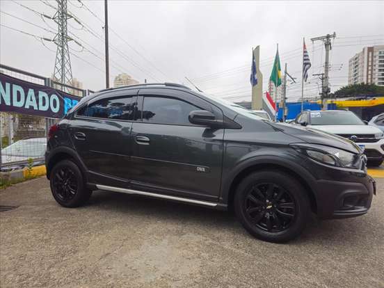 CHEVROLET-ONIX-1.4 MPFI ACTIV 8V FLEX 4P AUTOMÁTICO CHEVROLET-ONIX-2018