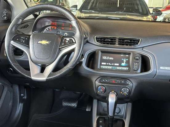 CHEVROLET-ONIX-2018