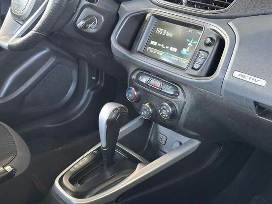 CHEVROLET-ONIX-2018