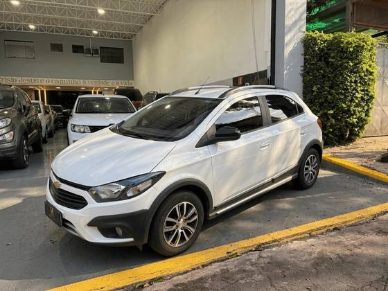 CHEVROLET ONIX 1.4 MPFI ACTIV 8V FLEX 4P AUTOMÁTICO