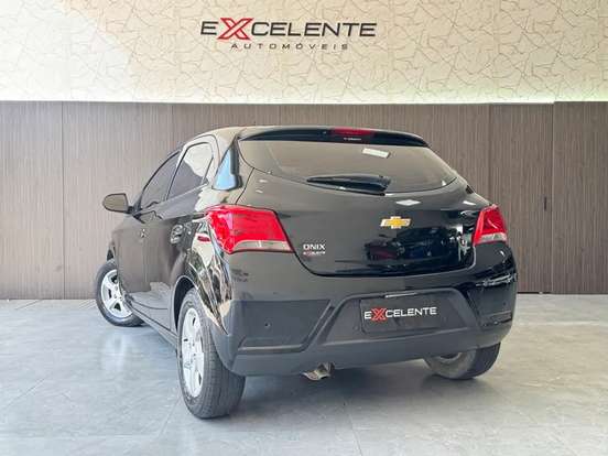 CHEVROLET-ONIX-2019