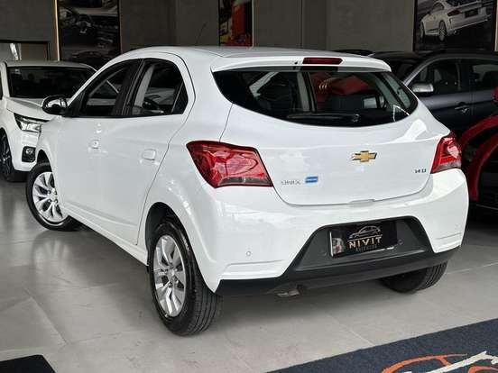 CHEVROLET-ONIX-2018