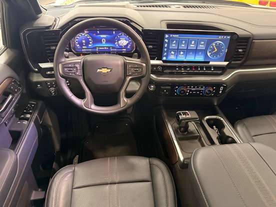 CHEVROLET-SILVERADO-5.3 V8 GASOLINA 1500 HIGH COUNTRY 4X4 AUTOMÁTICO CHEVROLET-SILVERADO-2023