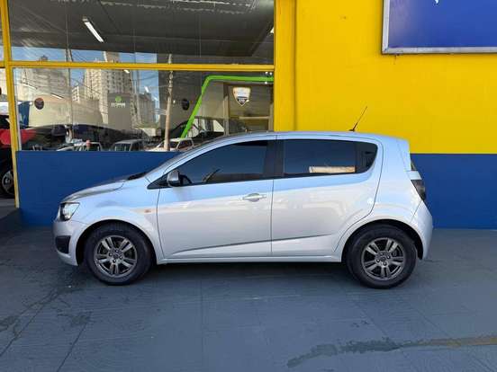 CHEVROLET-SONIC-2013