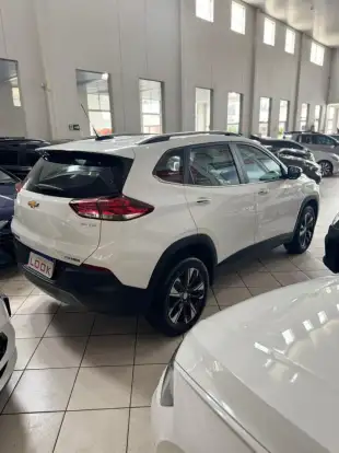 CHEVROLET-TRACKER-2023