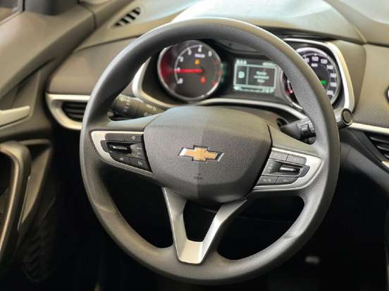 CHEVROLET-TRACKER-2023