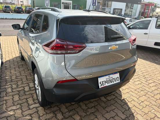 CHEVROLET-TRACKER-2024