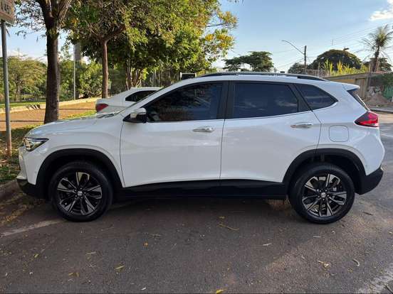 CHEVROLET-TRACKER-2024