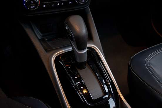 CHEVROLET-TRACKER-2023