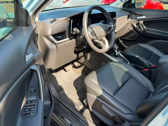 CHEVROLET-TRACKER-2025