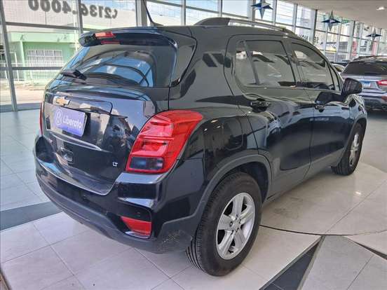 CHEVROLET-TRACKER-2017