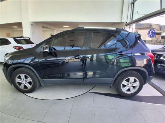 CHEVROLET-TRACKER-2017