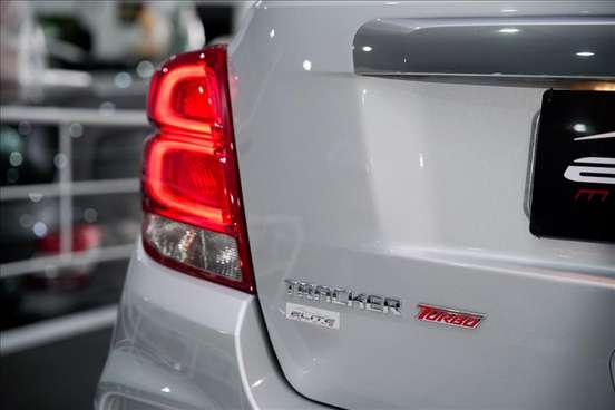 CHEVROLET-TRACKER-2018