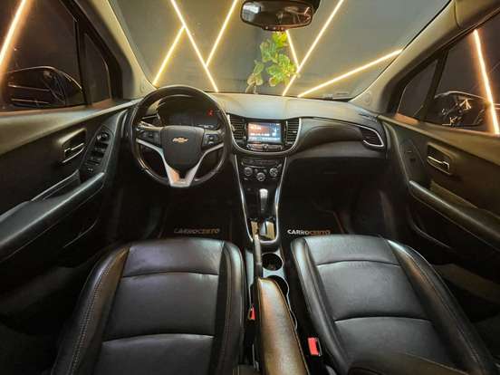CHEVROLET-TRACKER-2018