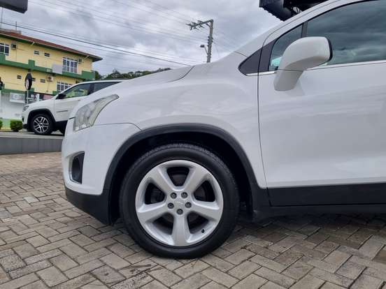 CHEVROLET-TRACKER-2014