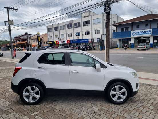 CHEVROLET-TRACKER-2014