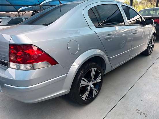 CHEVROLET-VECTRA-2.0 MPFI EXPRESSION 8V FLEX 4P MANUAL CHEVROLET-VECTRA-2011