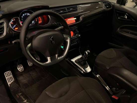 CITROËN-DS3-2012