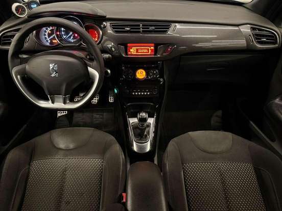 CITROËN-DS3-2012