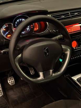 CITROËN-DS3-2012