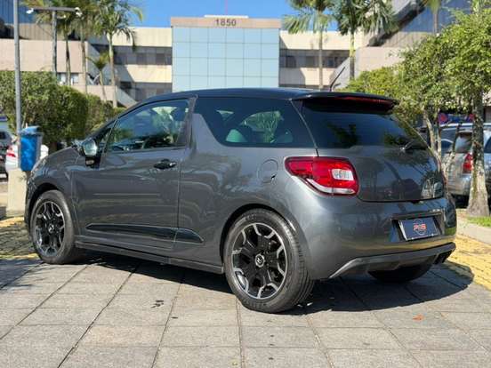 CITROËN-DS3-2012