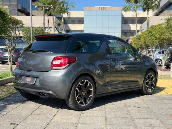 CITROËN-DS3-2012