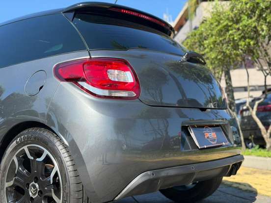 CITROËN-DS3-2012