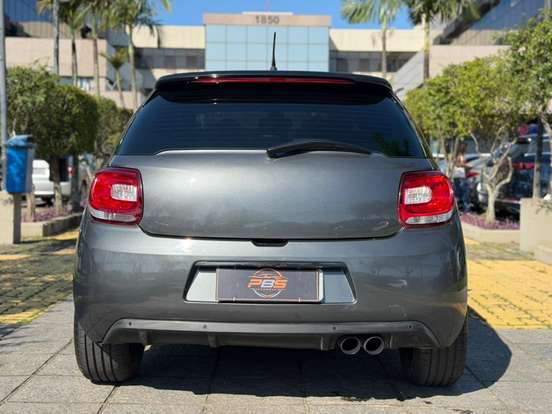CITROËN-DS3-2012