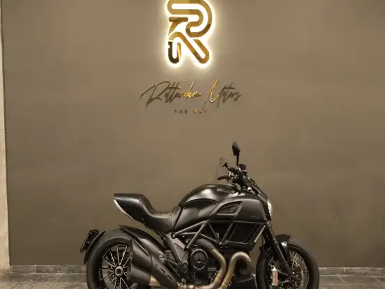 DUCATI-DIAVEL DARK DUCATI-DIAVEL DARK-2016