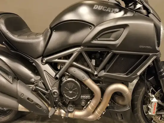 DUCATI-DIAVEL DARK DUCATI-DIAVEL DARK-2016