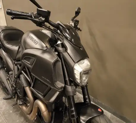 DUCATI-DIAVEL DARK-2016