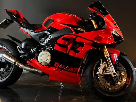 DUCATI-PANIGALE V4 S DUCATI-PANIGALE V4 S-2024