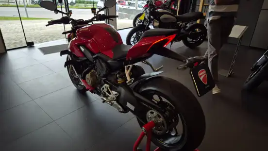 DUCATI-STREETFIGHTER V4 S DUCATI-STREETFIGHTER V4 S-2021