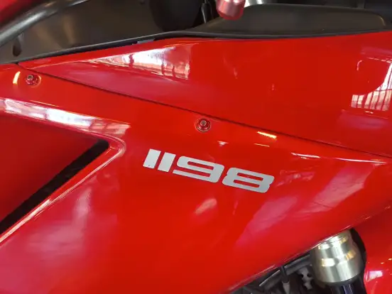 DUCATI-SUPERBIKE 1198 DUCATI-SUPERBIKE 1198-2011