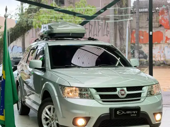 FIAT-FREEMONT-2.4 PRECISION 16V GASOLINA 4P AUTOMÁTICO FIAT-FREEMONT-2013